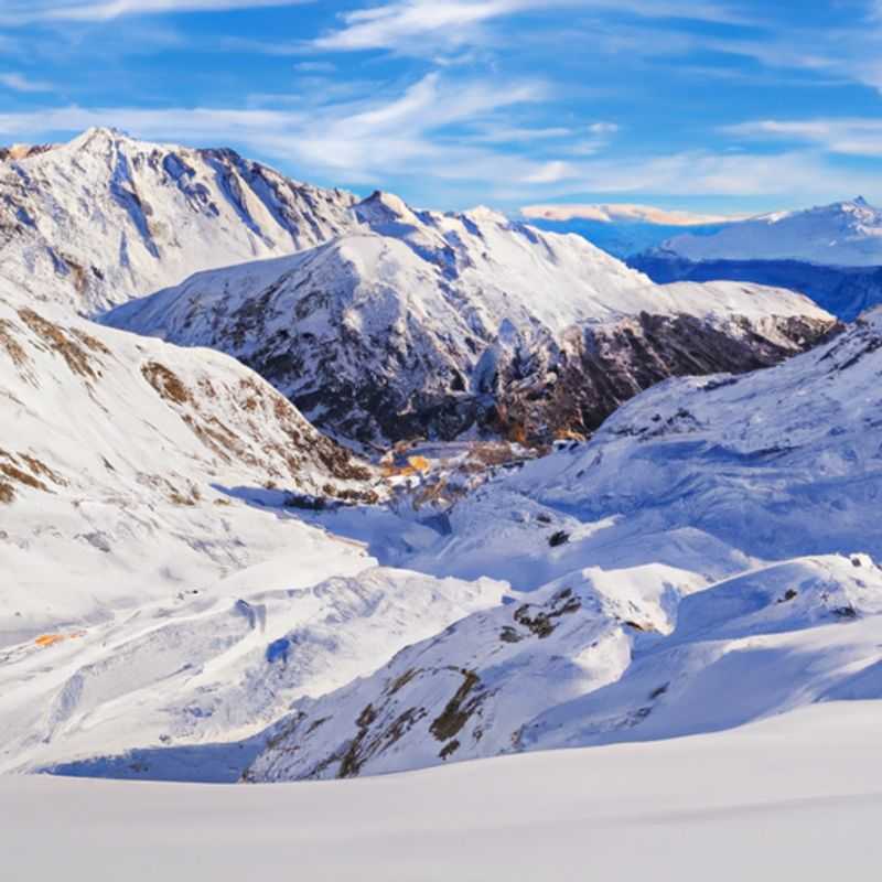 Visita al puente en Andermatt, Suiza durante la temporada de esquí